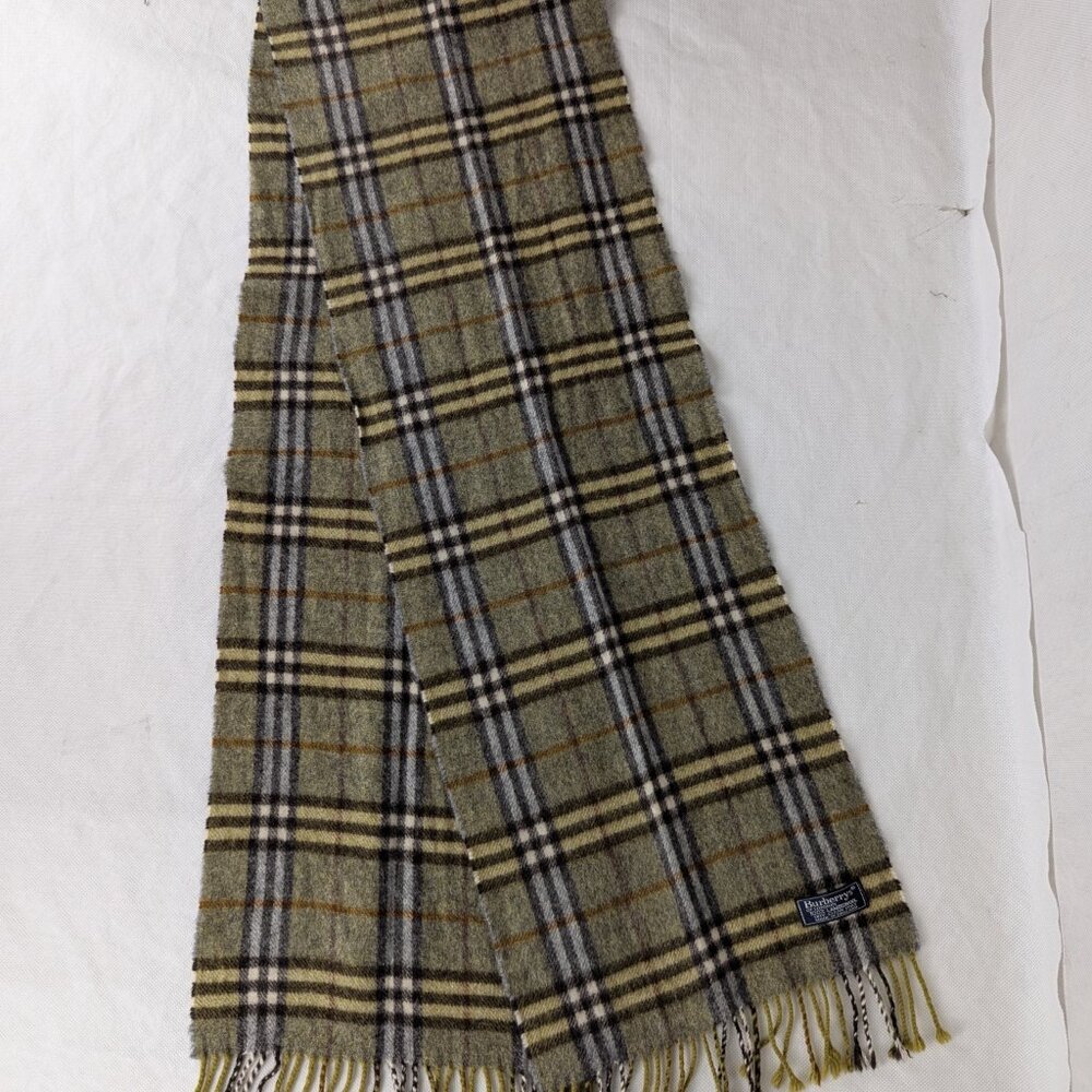 Vintage BURBERRY 100% Lambswool Check Scarf  Green Nova Plaid  GREAT VALUE BUY